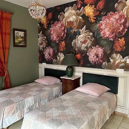 Manoir De La Gravette, Manoir Et Table D'Hotes Montauban Esterno foto